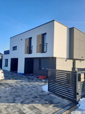 Nowy Luksusowy apartament z tarasem i ogrodem prywatny parking Żerniki